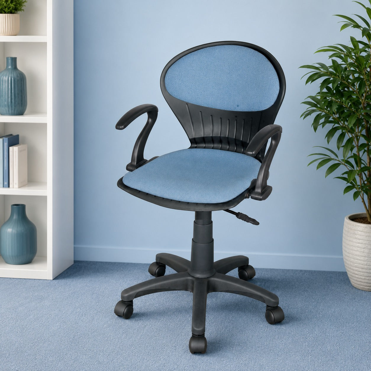 SAAB S-15-HAC Peacock Shell Revolving Chair